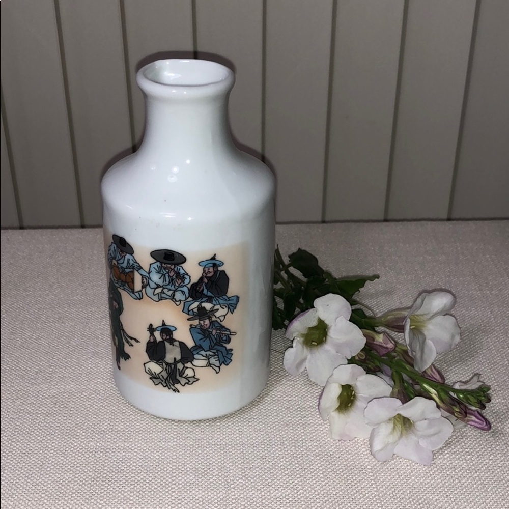 5” Japanese Musician Sake Bottle 5”